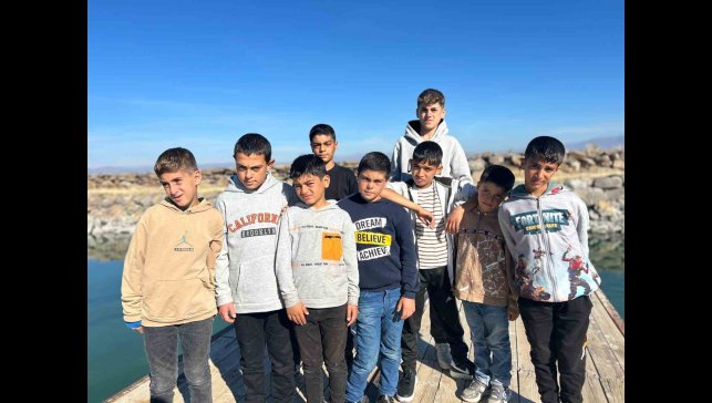 Van Gölü'nde yazın sararan saçlar kışın eski rengine döndü