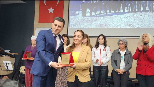 Tunceli'de sanatın gücüyle kadına yönelik şiddete karşı etkileyici mesaj