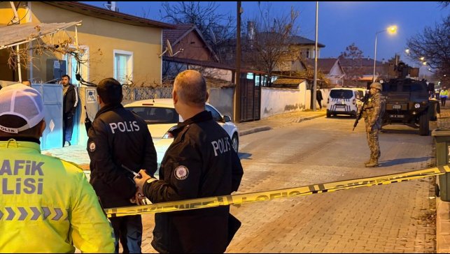 Erzincan'da bir evde baba ve oğlu silahla vurulmuş halde ölü bulundu