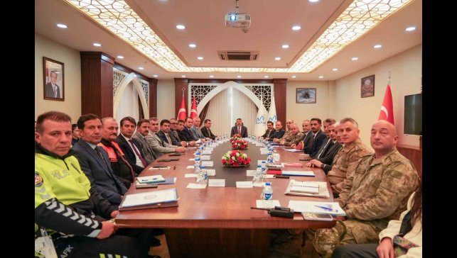 Hakkari'de karla mücadele değerlendirme toplantısı yapıldı