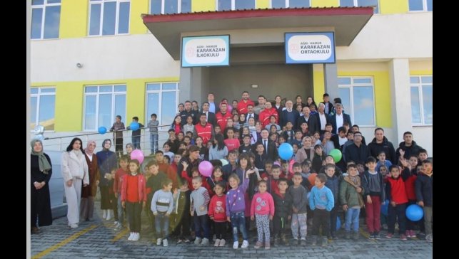 Hamur'da "Mutlu et, mutlu ol" projesi öğrencileri sevindirdi