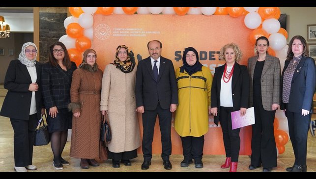 ETÜ paydaşlığında 'Kadına yönelik şiddetin izleri' paneli düzenlendi