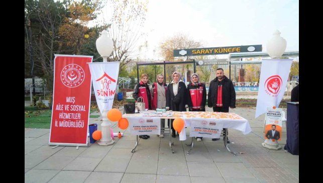 Muş'ta turuncu renkli farkındalık: Şiddete karşı açılan stant yoğun ilgi gördü
