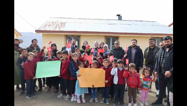 Ağrı'da "Okulum Beni Bekler Projesi" ile 9 yaşındaki öğrenci yeniden okula döndü