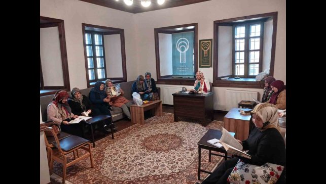 İşte kitap kurdu Dadaş ev hanımları