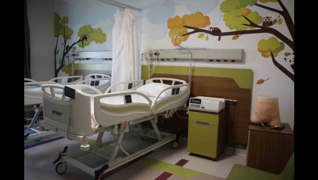 Fethi Sekin Şehir Hastanesi'nde çocuk periton diyalizi ünitesi hizmete girdi