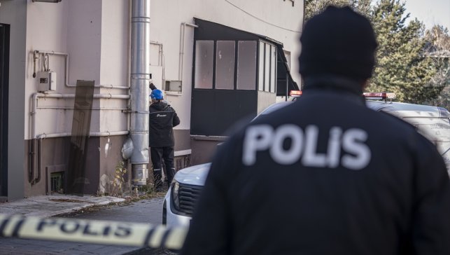 Erzurum'da iki katlı evde patlama meydana geldi, 1 kişi yaralandı