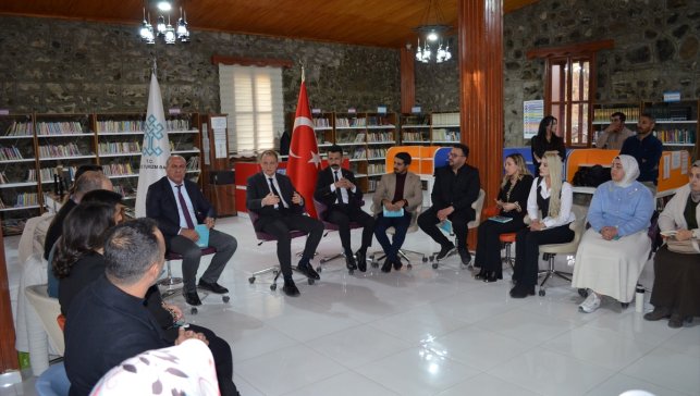 Bulanık Kaymakamı Koşansu, öğretmenlerle bir araya geldi