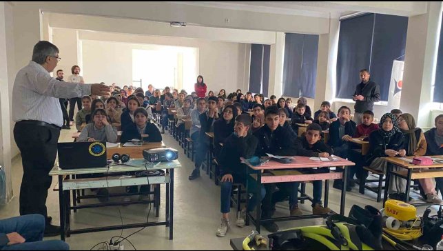 Bitlis, Van ve Muş illerindeki öğrenciler "Mavi Bilim'le" buluştu