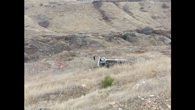 Elazığ'da kamyon devrildi: 1 yaralı