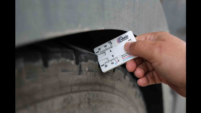 Kış lastiği takmayan sürücülere 5 bin 856 lira ceza