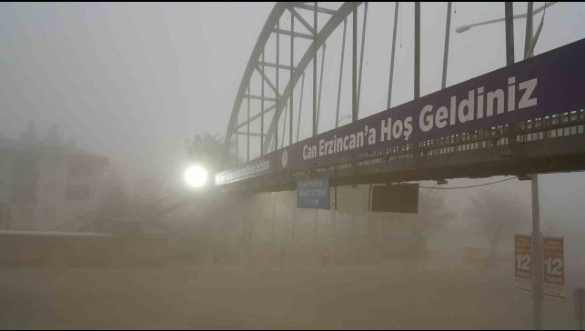 Erzincan güne sisle uyandı