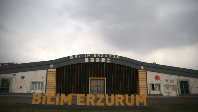 Erzurum'da öğrenciler küçük yaşta tarım ile teknolojinin entegrasyonunu öğreniyor