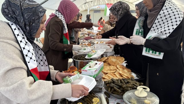 Ardahan'da ilkokulda Gazze'ye destek kermesi düzenlendi