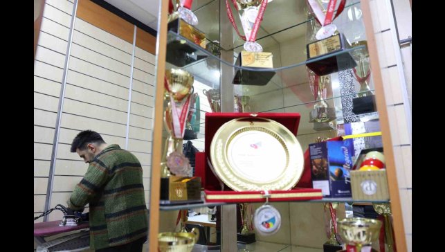 Gündüz terzi, akşam bilardo şampiyonu