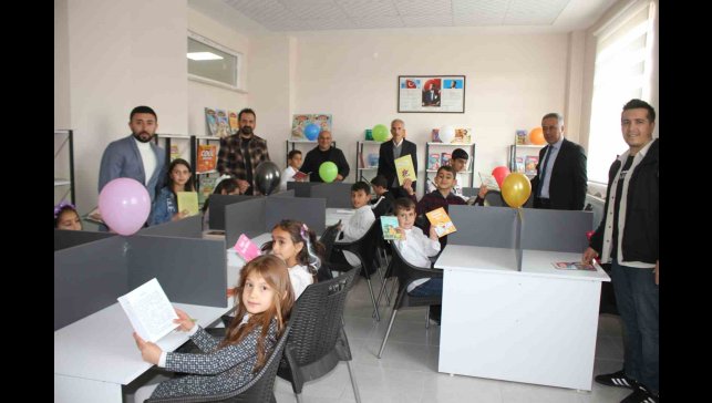 Malazgirt İlkokulu yeni kütüphane açıldı
