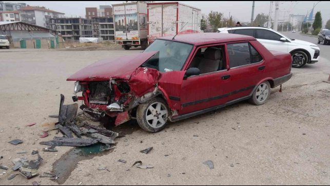 Malatya'da iki araç çarpıştı: 2 yaralı