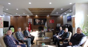 AİÇÜ Rektörü Gülçin, Eleşkirt Belediye Başkanı Yakut’u ziyaret etti