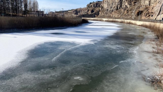 Yurtta en düşük sıcaklık sıfırın altında 15 derece ile Ardahan'ın Göle ilçesinde ölçüldü