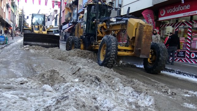 Kars ve Ardahan'da kar ile soğuk hava etkili oluyor