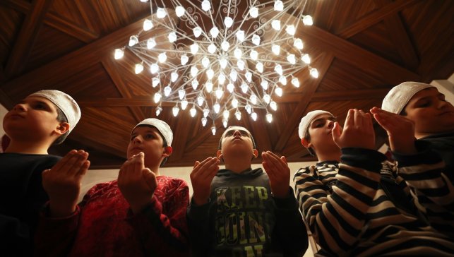 Gaziantep ve çevre illerde Regaip Kandili idrak edildi