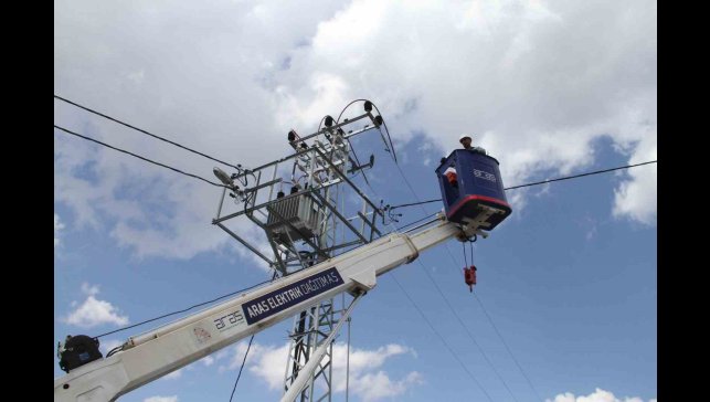 Aras EDAŞ, Patnos'ta enerji altyapısını güçlendirmeyi sürdürüyor