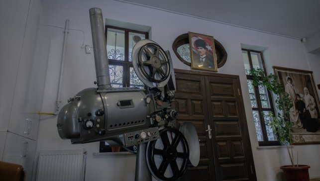 Malatya'da 75 yıllık sinema projeksiyon makinesi zamana meydan okuyor