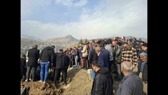 Kazada hayıtını kaybeden Durgun, Hakkari'de toprağa verildi