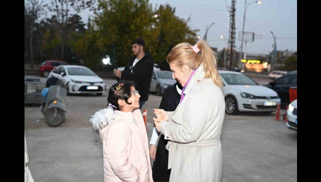 Milletvekili Ölmeztoprak KADEM'i ziyaret etti, deprem sonrası dayanışmayı da değerlendirdi