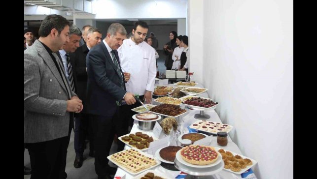 Ağrı'da "Topraktan Sofraya Pancarın Zarafeti" etkinliğinde şeker pancarından elde edilen 20 çeşit ürünün sunumu yapıldı