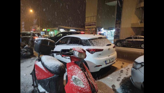 Ardahan yağan karla beyaza büründü