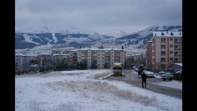 Erzurum güne karla uyandı