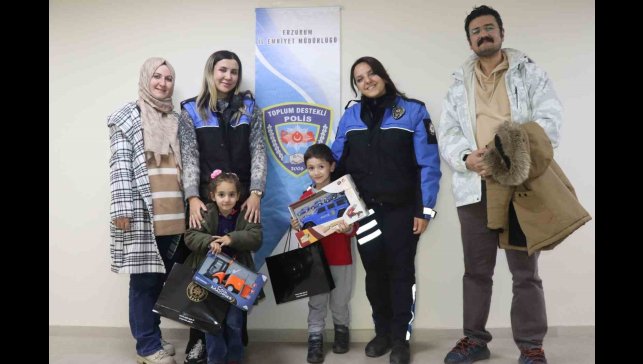 Kaybolan oyuncağı için polisten yardım istedi