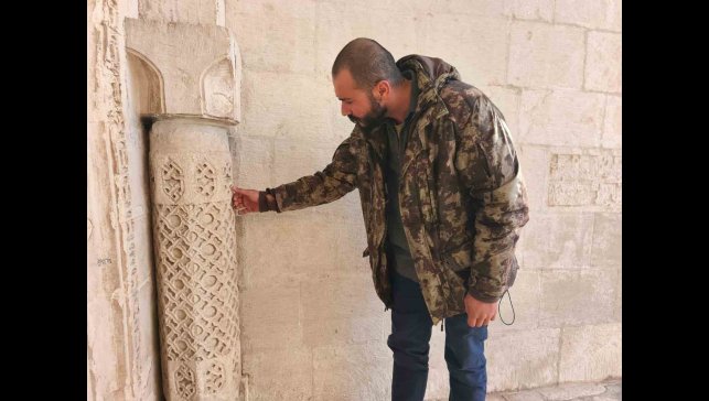 Tunceli'de 621 yıllık tarihi cami ve denge sütunları görselliğiyle göz kamaştırıyor