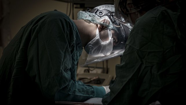 Hasta koltuğunda duramayan özel bireylere genel anesteziyle diş tedavisi kolaylığı