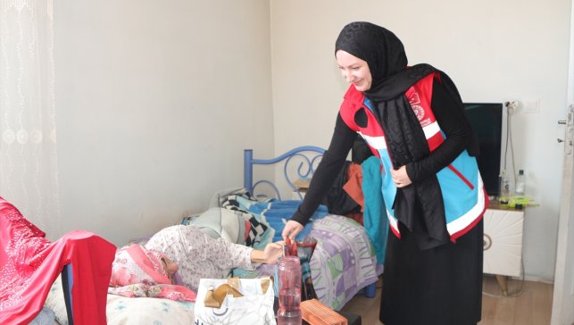 Bingöl'de engelli bireylere evlerinde ziyaret