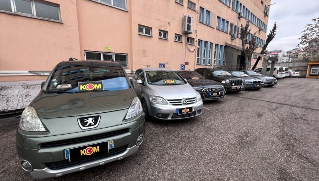 Tunceli'de yasal sürede ülkeden çıkışı yapılmayan 7 araca el konuldu