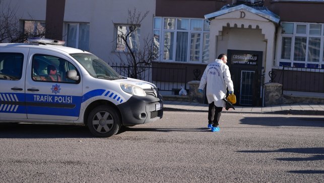 Erzurum'da bacasını temizlediği 5 katlı binanın çatısından düşen kişi öldü