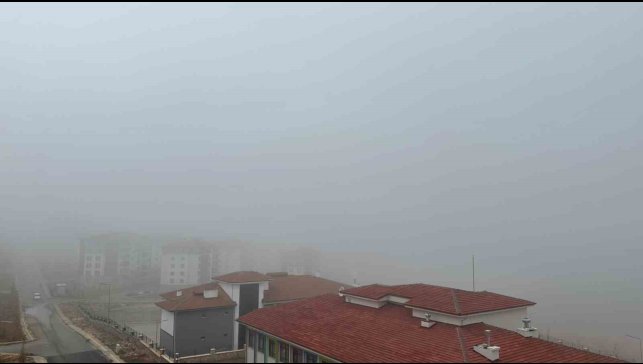 Elazığ'da sis etkisini sürdürüyor