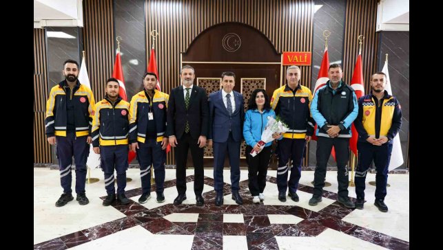 Vali Aygöl telsizden sağlık personellerine seslendi: "Sizlerle gurur duyuyoruz"