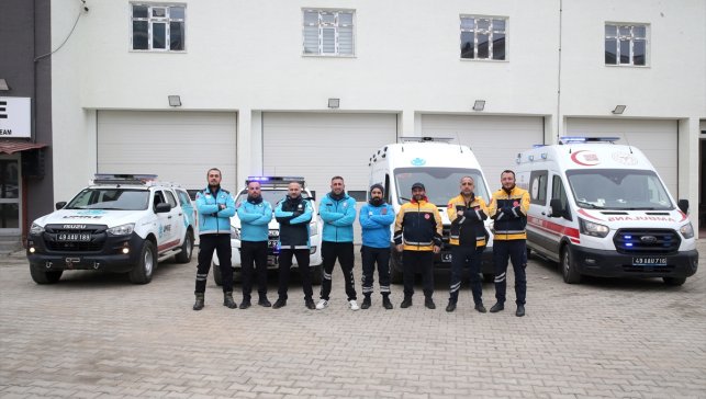 Muş'ta UMKE görevlileri, zorlu eğitimlerle çetin kış şartlarına hazırlanıyor