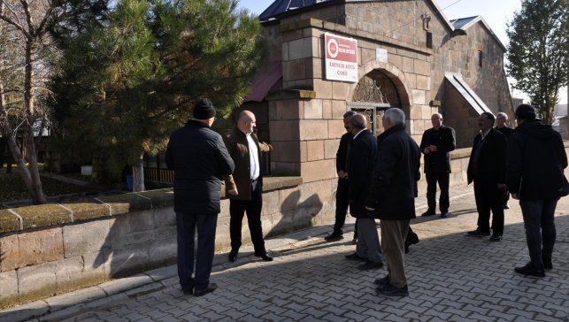 Muş Müze Müdürü Gürler, Bulanık'ta tarihi mekanları inceledi