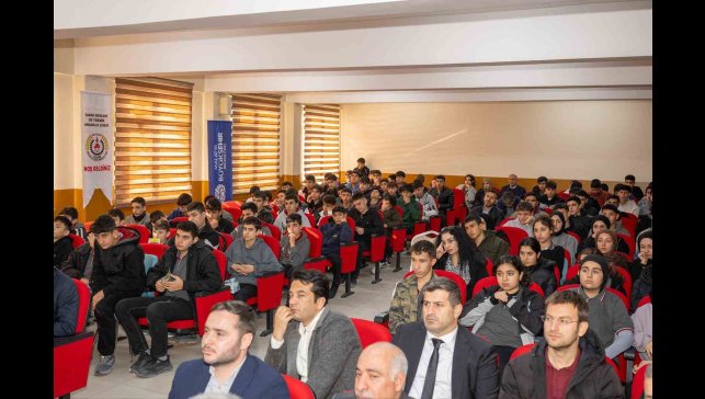 Başkan Er, öğrencilerle bir araya geldi