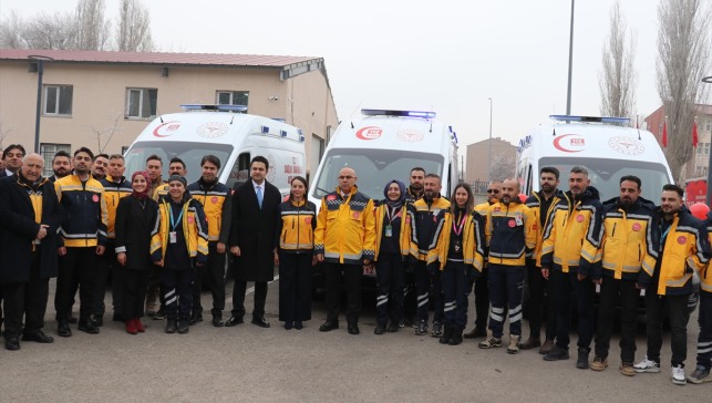Ağrı'da 112 Acil Sağlık filosuna donanımlı 7 yeni ambulans katıldı