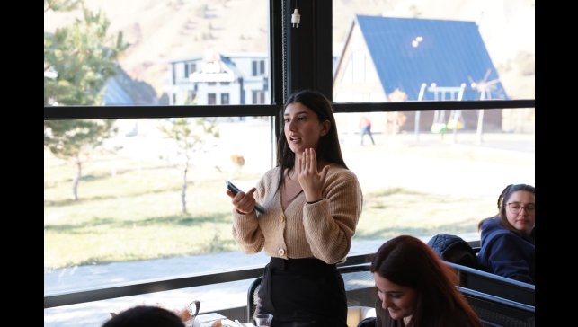 'Biz Bir Aileyiz' Projesinde öğrencilerle buluşma