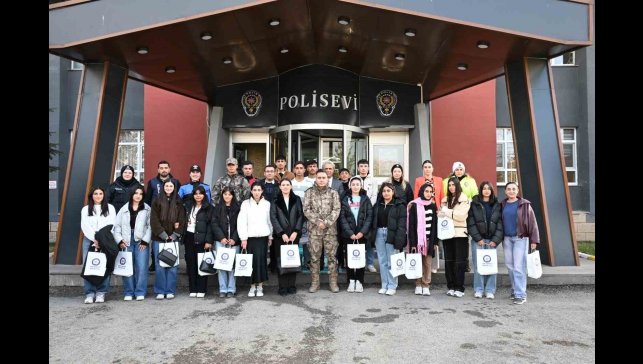 Ağrı'da öğrencilere üniversite gezisi ve emniyet söyleşisi düzenlendi