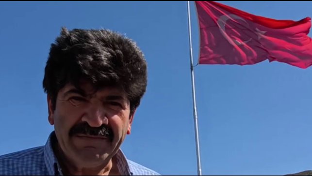 "Bayrak Adam"ın vatan sevdası: Her tepeye bir bayrak