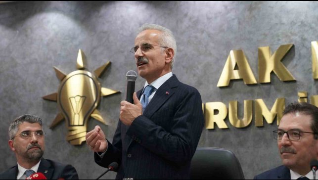 Ulaştırma ve Altyapı Bakanı Abdulkadir Uraloğlu; "Erzurum'un ben de ayrı bir yeri vardır"