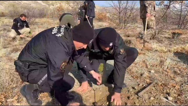 Erzincan Emniyeti 600 fidanı toprakla buluşturdu