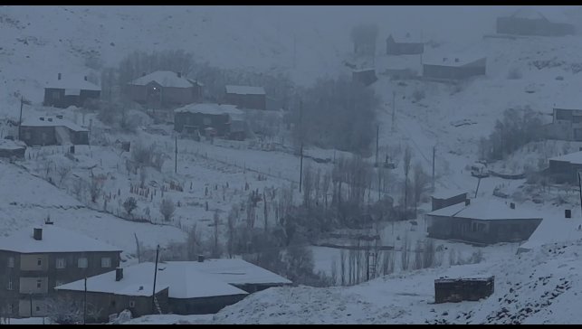 Hakkari'de 43 yerleşim yerinin yolu ulaşıma kapandı